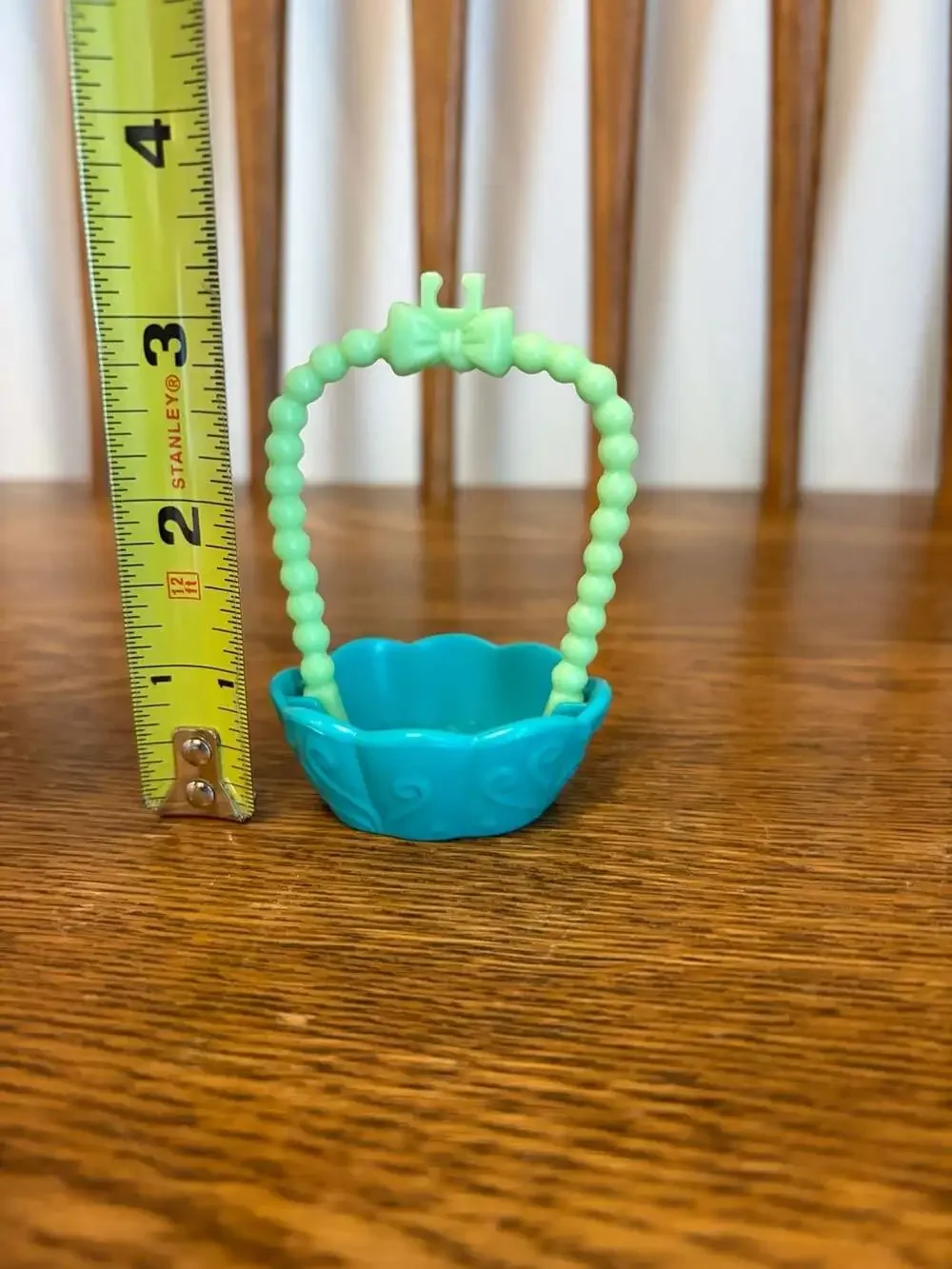 Hasbro Littlest Pet Shop Round & Round Pet Town Swing Basket